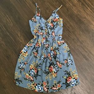 Floral flowy dress in size Small.